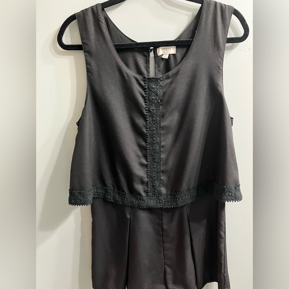Black Romper with open back🖤✨